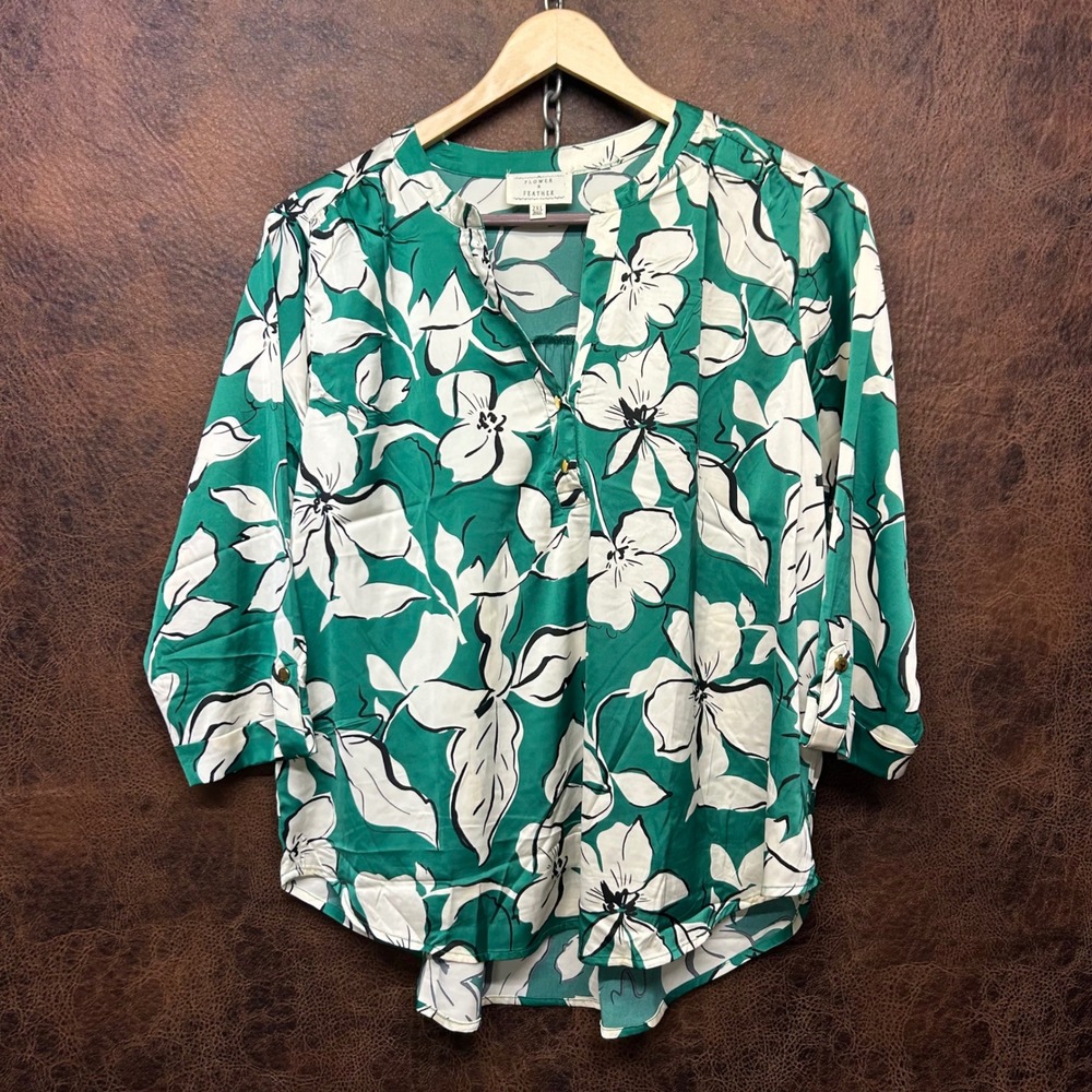 Flower & Feather 2XL Green Cream Floral Gold Colored Closure‎ 3/4 Sleeve